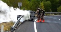 Tırdan Yola Düşen Kimyasal Madde Paniğe Neden Oldu